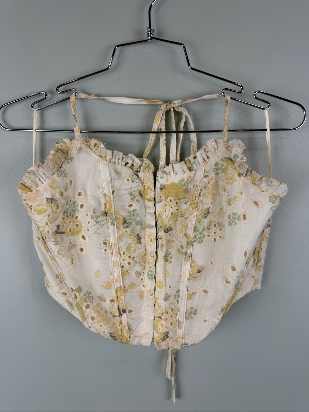 Pretty Little Thing Butter Yellow Floral eyelet Crop Corset halter Cottagecore 2